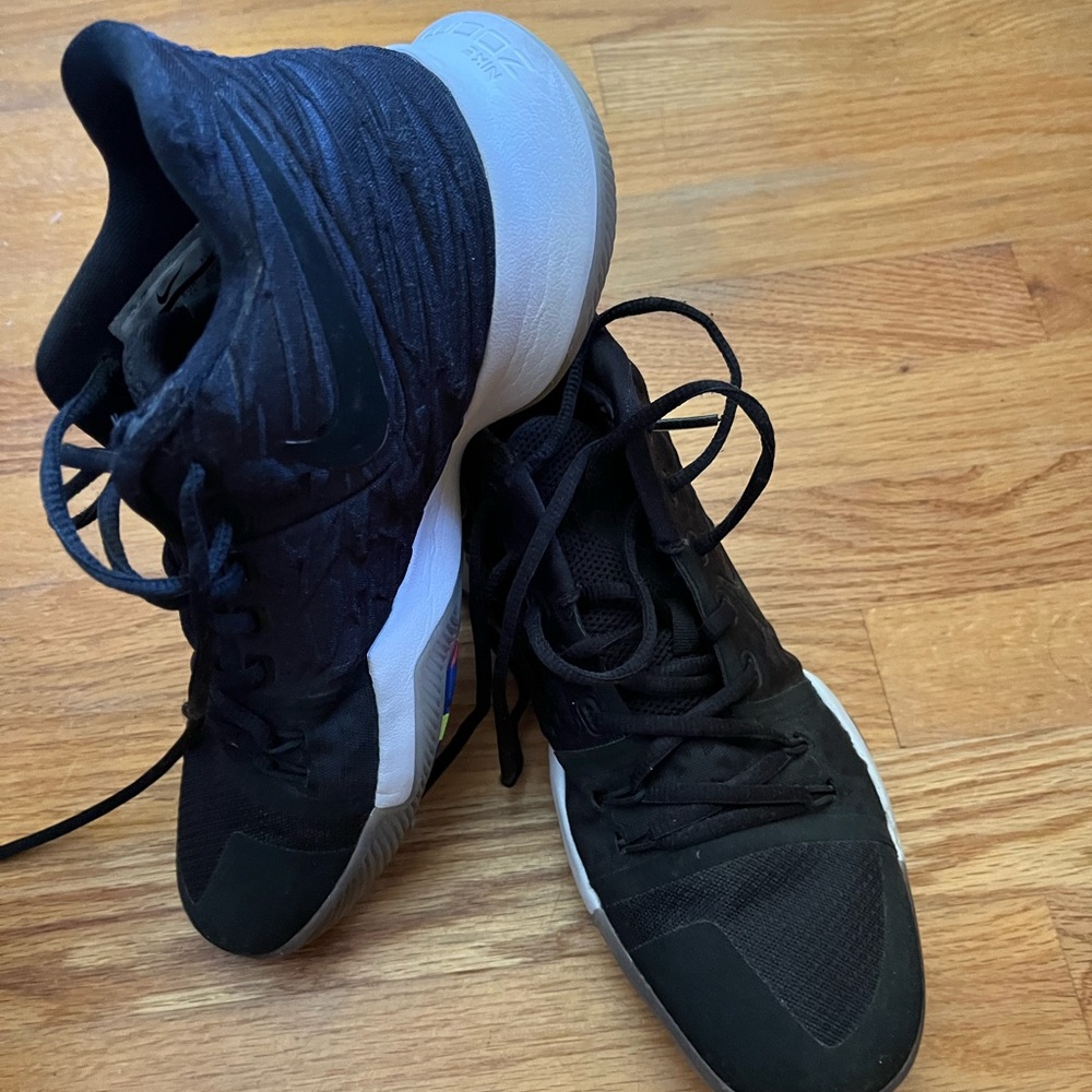 Nike men basketball shoes size 9.5 US